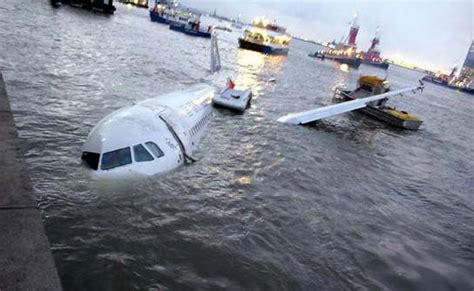航空史上教科书级别的水上迫降，155人在208秒间奇迹生还_腾讯视频