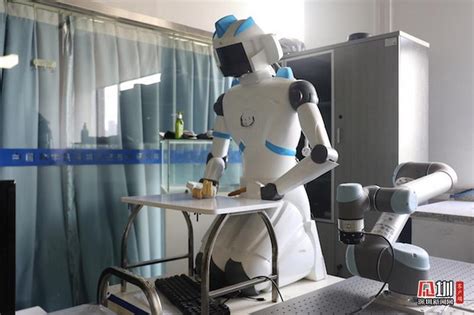 智能机器人竟然2分钟可杀死埃博拉病毒_笔记本新闻-中关村在线