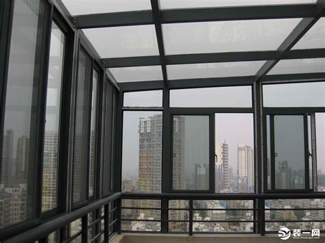 广州阳台安装玻璃窗多少钱一平方？