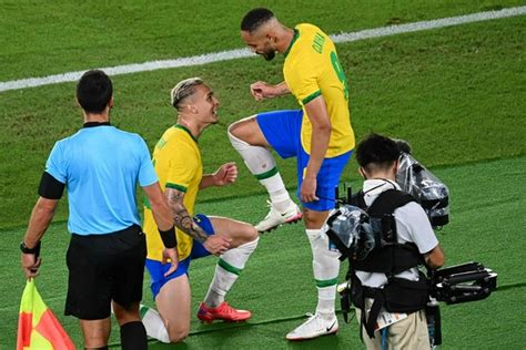 2-1绝杀西班牙！巴西男足卫冕金牌 马尔科姆加时进球_手机新浪网