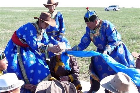 哈达与蒙古族文化 - 鄂尔多斯文化资源大数据
