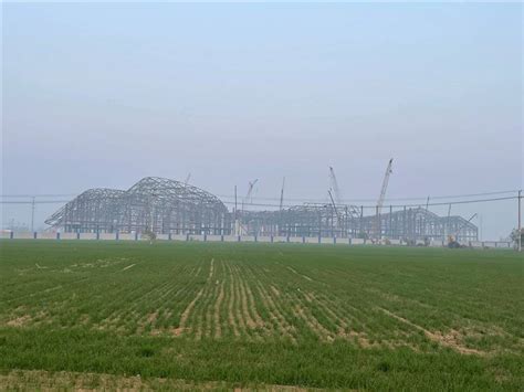 邢台123：邢台国际会展中心钢结构框架已初现规模