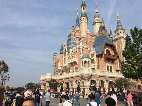 去上海迪士尼游玩，如何找到烟花秀最佳拍摄点|迪士尼|烟花|拍摄点_新浪新闻