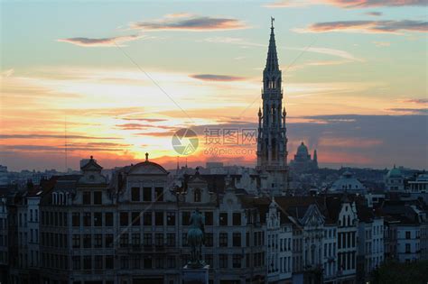 比利时布鲁塞尔的大地方日落黄昏高清图片下载-正版图片300854927-摄图网