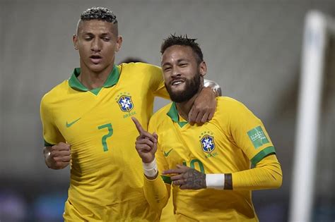 巴西国家队阵容(巴西队新一期名单：内马尔、阿尔维斯领衔，维尼修斯、热苏斯在列)