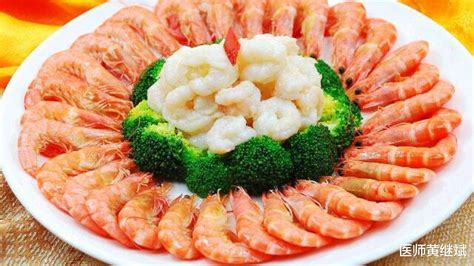 常吃虾能增强免疫力，但虾不宜与三种食物搭配，否则会食物中毒