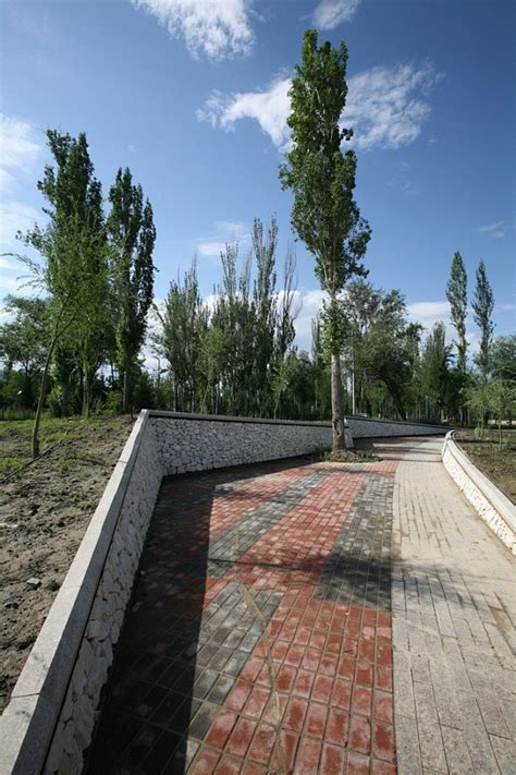 新疆博乐人民公园改造设计（C、D、F地块）/ 北京源树景观规划设计事务所 : 并存中的共享