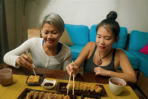 日本10大饭桌“潜规则”，主食配主食，不吃饭也要付钱|味噌|日本人|主食_新浪新闻
