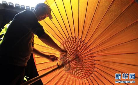 泸州这个百年老宅，传承“最正宗”的非遗油纸伞，每年销售上千万_分水
