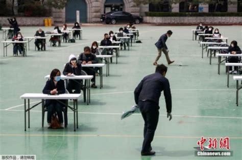 韩国中小学关闭两月余后公布开学方案：高三13日率先返校_荔枝网新闻