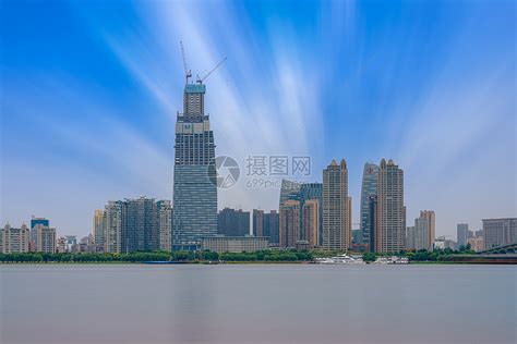 在建中的武汉城市最高建筑绿地636高清图片下载-正版图片501359203-摄图网