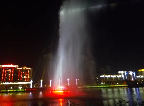 震撼！世界一流的大型音乐喷泉2018第一喷引爆郑州