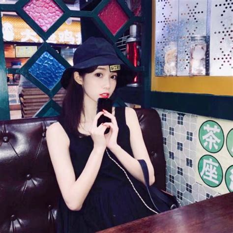 清新甜美女生头像夏天