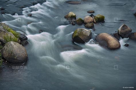 涓涓细流_站酷海洛_正版图片_视频_字体_音乐素材交易平台_站酷旗下品牌