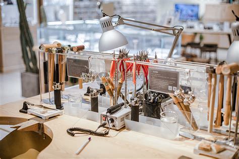 探访皮具DIY工作室：“乐于分享”的80后手工达人_凤凰资讯