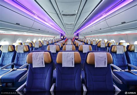 海航引进首架配超级经济舱波音787-9飞机_手机新浪网