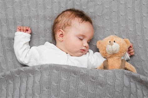 一般3-4个月宝宝会做什么 3-4个月宝宝成长发育变化 _八宝网