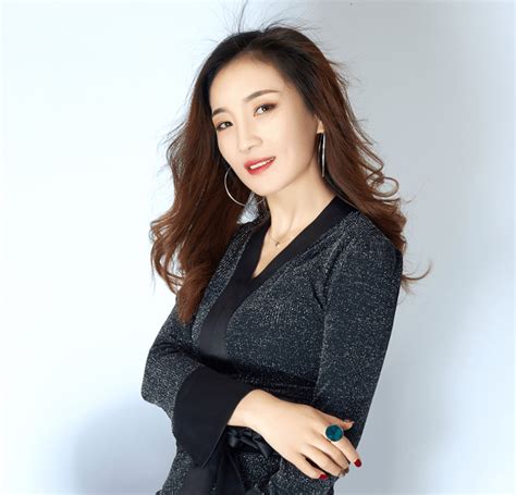 女歌手王馨多少岁