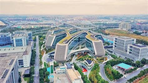发布企业专属数字“店小二”，长宁区未来五年还将竣工200万平米经济楼宇