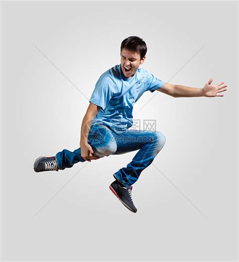 嘻哈舞者跳跃体操霹雳舞男生有氧运动兜帽霹雳舞者演员行动平衡多样性高清图片下载-正版图片321475383-摄图网