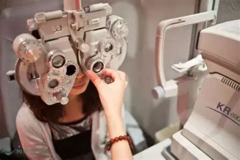 综合验光仪,设备用品,视力,验光师,假装戴眼镜,角膜,视力表,视力测验,视觉缺陷,验眼设备摄影素材,汇图网www.huitu.com