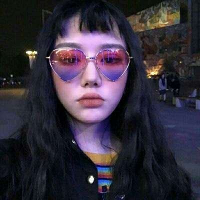 黑暗系非主流丧女生头像