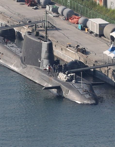 英军“前卫”级战略核潜艇完成大修重新服役_新浪新闻