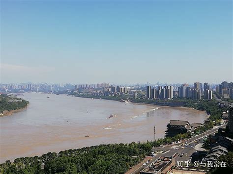 从城规的角度分析重庆巴南区李家沱和龙洲湾的发展？