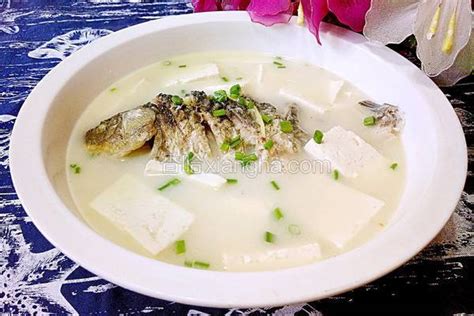 麻油海鳗鱼汤的做法_图解麻油海鳗鱼汤怎么煮好喝-聚餐网