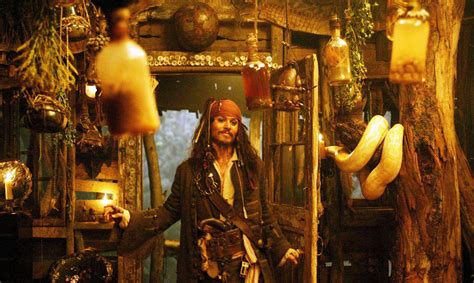德普告别杰克船长，由于重启《加勒比海盗》更换了整个团队