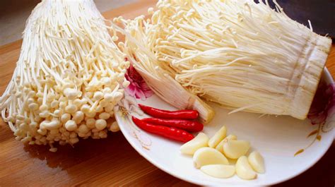葱油金针菇的做法_葱油金针菇怎么做好吃图解-聚餐网