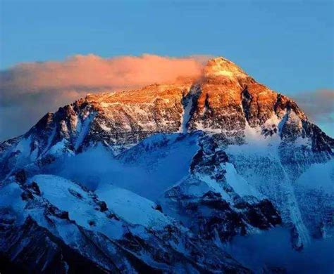珠穆朗玛峰是世界最高峰，但若从山脚到山顶来算，此山是它3倍高_山峰