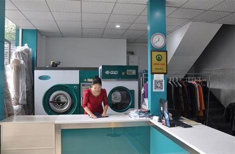 干洗店设备中的干洗机如何选择