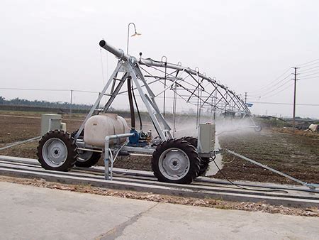 绞盘式喷灌机大功率农田用移动卷盘式园林浇地设备农作物灌溉机