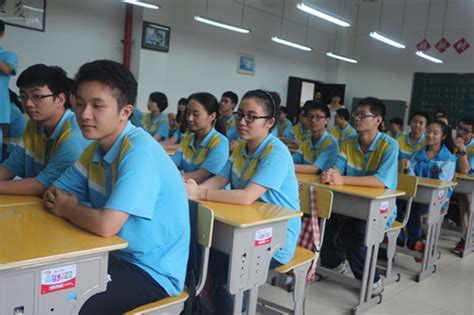 四川省雅安中学组织开展2023年普通高中实施新课程新教材教师培训