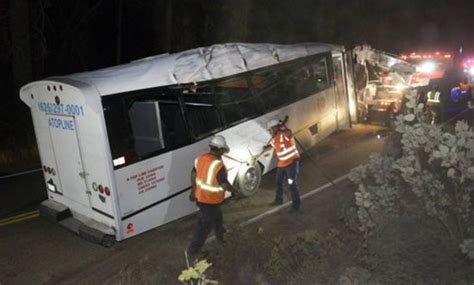 加州中国学生车祸案：大巴撞到岩壁 车上无安全带 - 永嘉网
