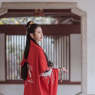 古风情红衣头像图片女生