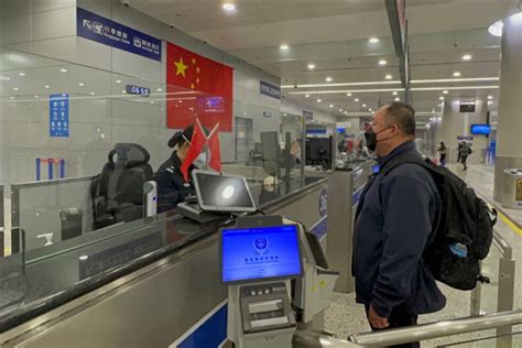 通关安全高效，新政首日上海迎来第一班入境航班