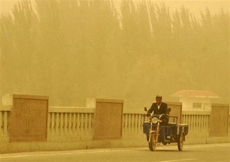 大风、沙尘预警齐发 乌鲁木齐今日最高温27℃-天山网 - 新疆新闻门户