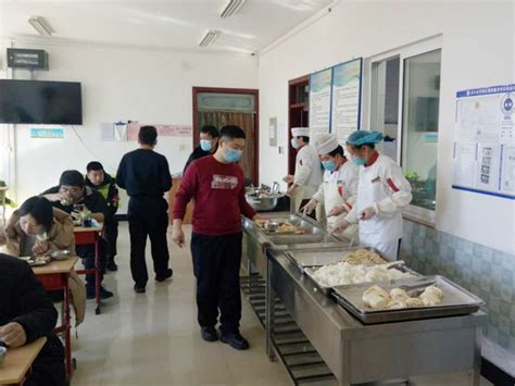 关爱劳务工 就餐更安全！前海“可移动模块化厨房”来了_深圳新闻网