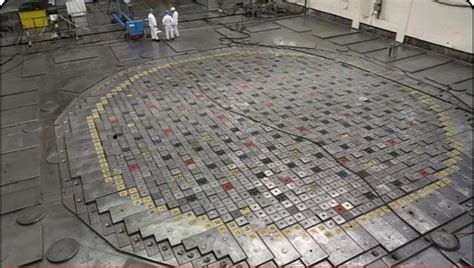 在切尔诺贝利核电站4号反应堆上方的新安全控制中心高清图片下载-正版图片503992919-摄图网