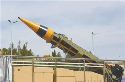 国防时报-国防新闻网-伊朗成功试射新型弹道导弹