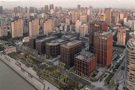 三棵树助力上海商业新地标，陆家嘴滨江中心预计今年年底竣工” 141629″ | 中外涂料网