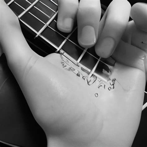 吉他中右手7代表什么数字 - 吉他百科 - 中国曲谱网