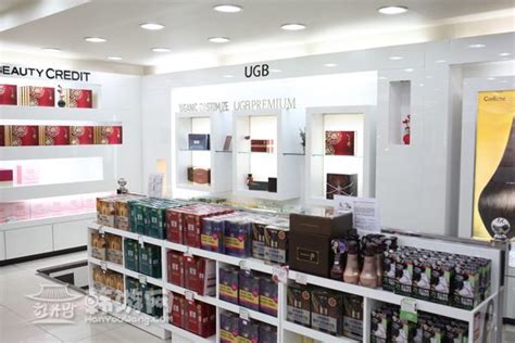 免税店化妆品展柜定制,好质量价格也实惠【宜佳展示】