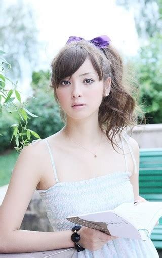 女星佐佐木希迎27岁生日 曾获“全球最美脸” | 氧分子网