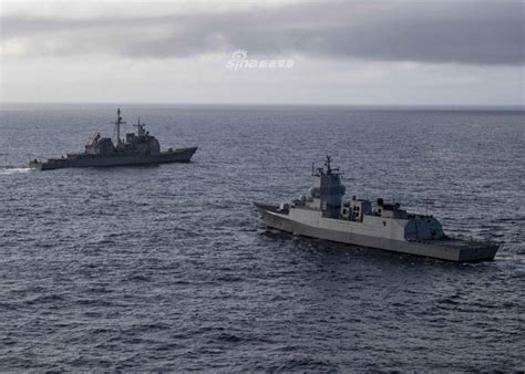 北约厉兵秣马！挪威宙斯盾舰与美巡洋舰在大西洋合练_新浪图片
