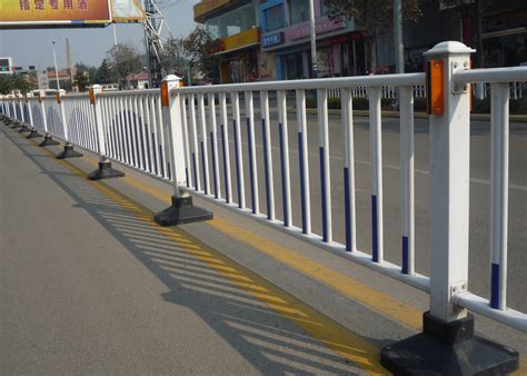 A级移动钢护栏迷你型隔离护栏八字护栏高速公路施工区可移动护栏-阿里巴巴