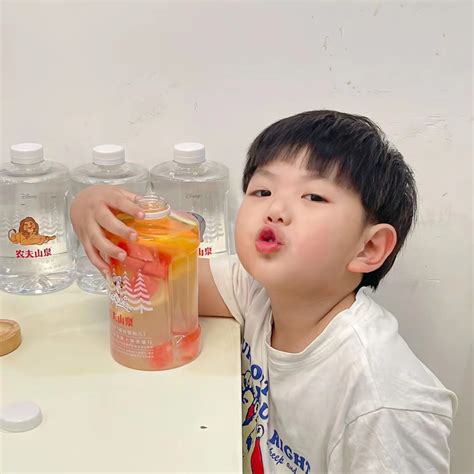 非主流情侣小孩头像