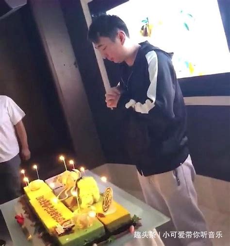 王思聪35岁生日现场曝光，烟花四射高档酒任喝，蛋糕需9壮汉护送